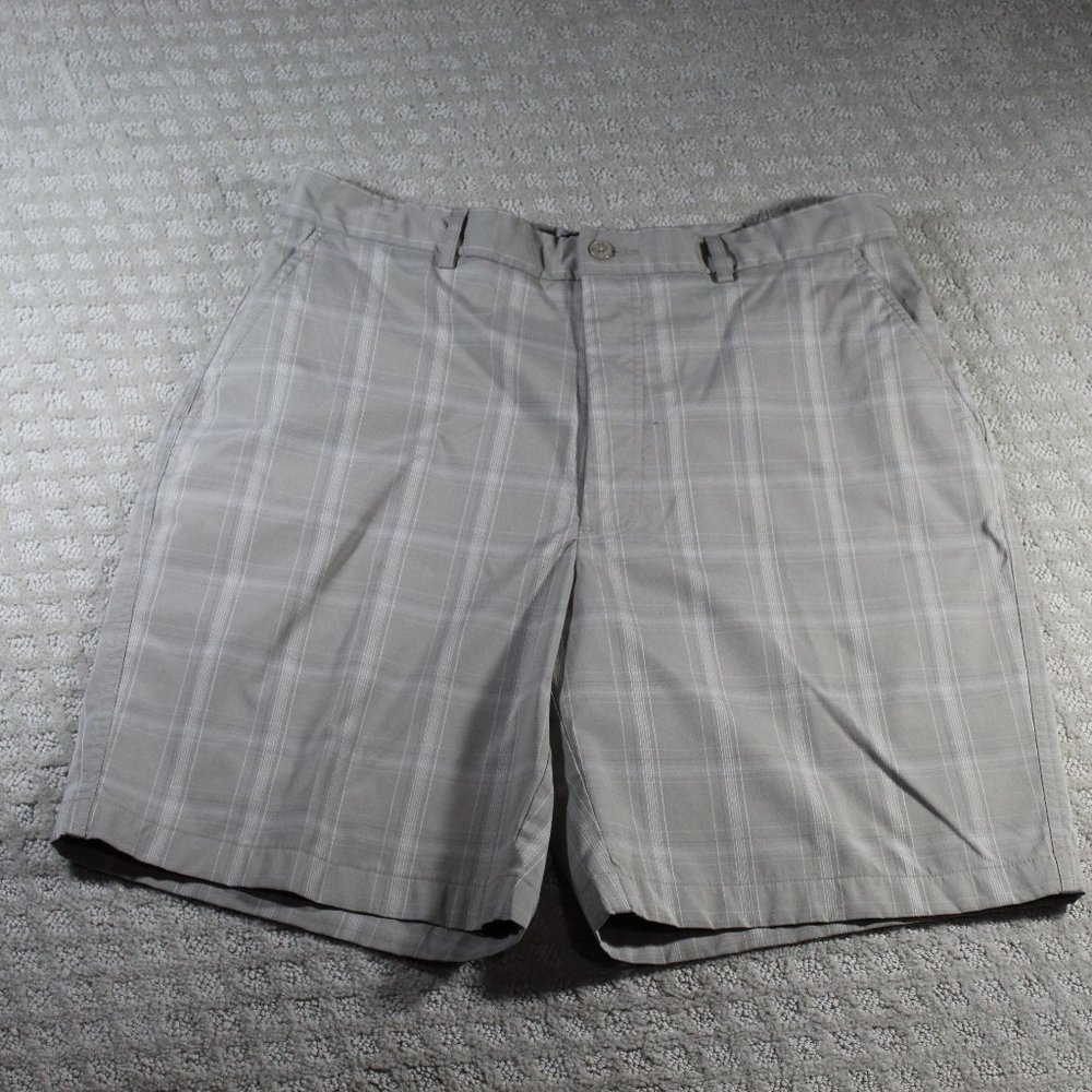Kirkland Signature Performance Khaki Plaid Shorts Size: 36x8